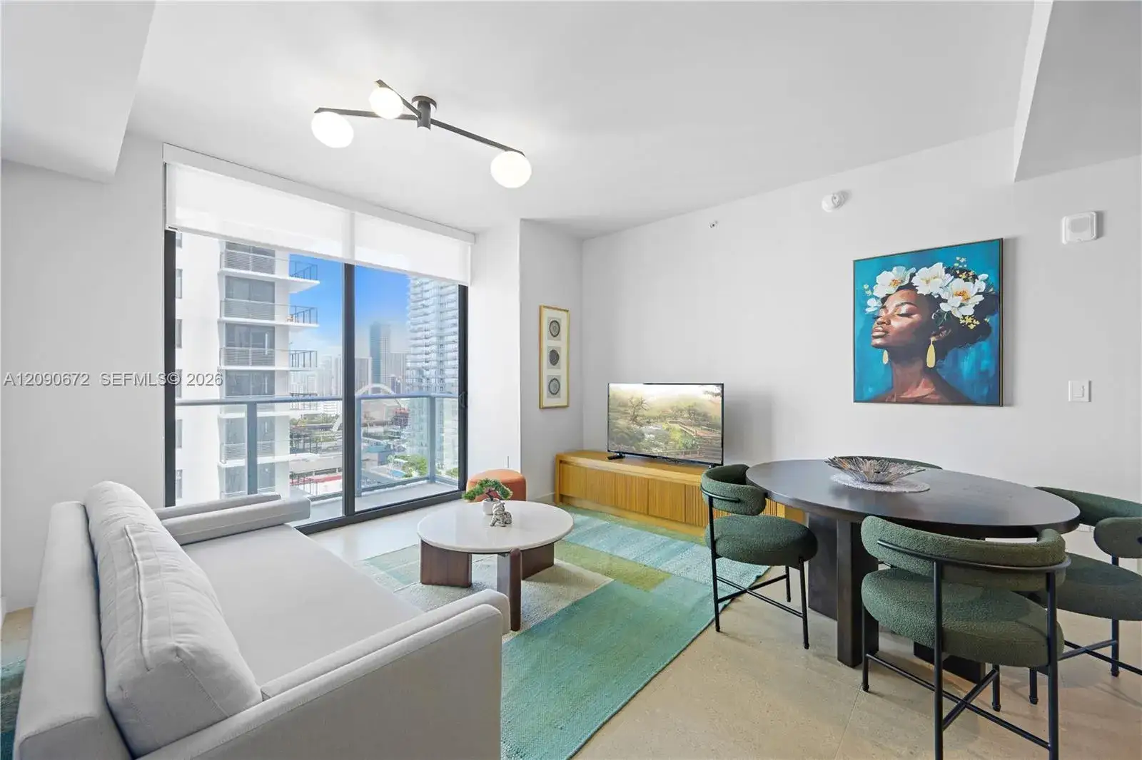 1 bedroom 1 bath Residential Lease for rent at 11 NE 6th St # 2411, Miami FL 33132