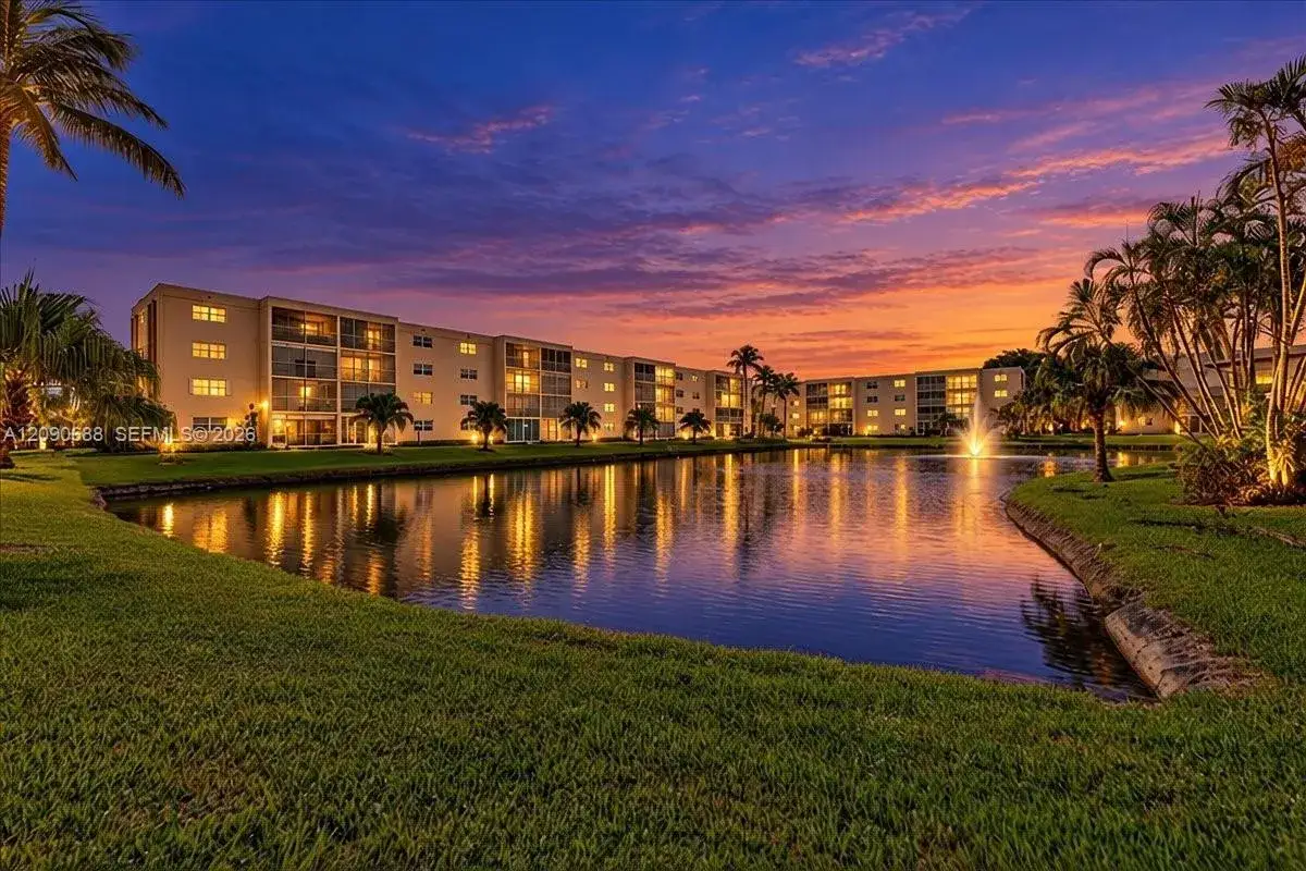 2 bedroom 2 bath Residential for sale at 424 SE 10th St # 104, Dania Beach FL 33004