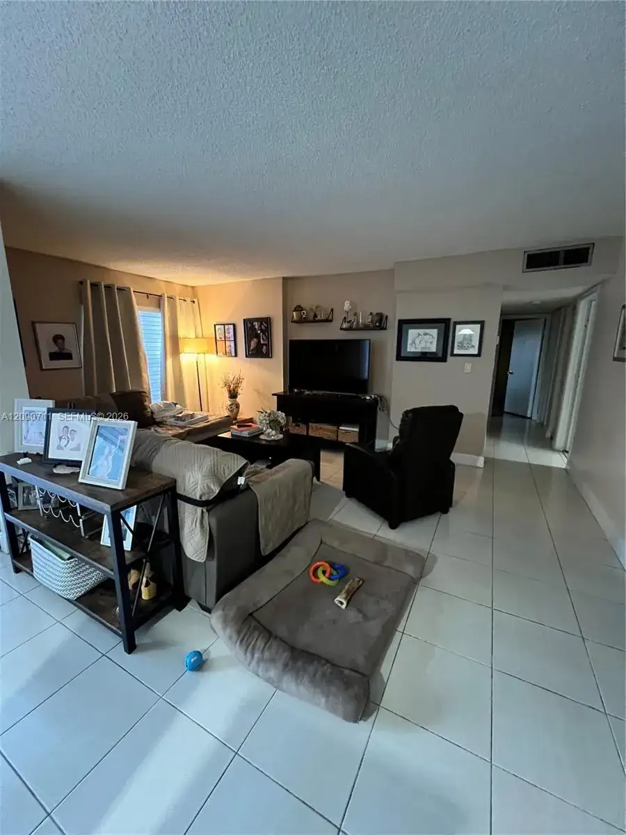 3 bedroom 2 bath Residential for sale at 13870 SW 62nd St # 310, Miami FL 33183
