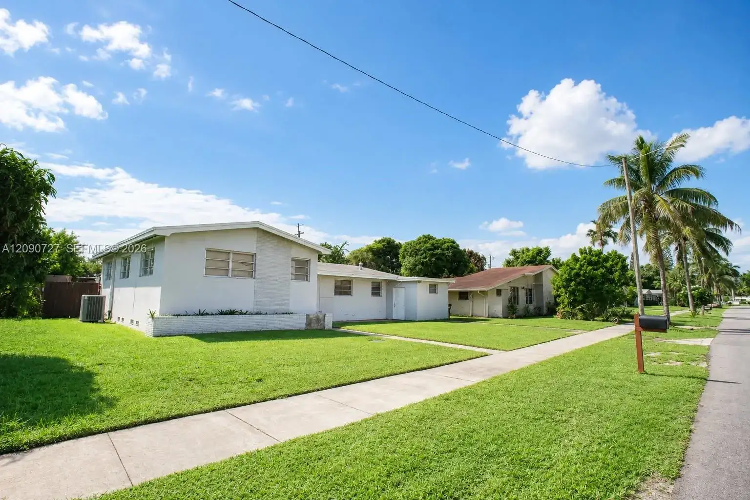 4 bedroom 2 bath Residential for sale at 500 East Dr, North Miami Beach FL 33162