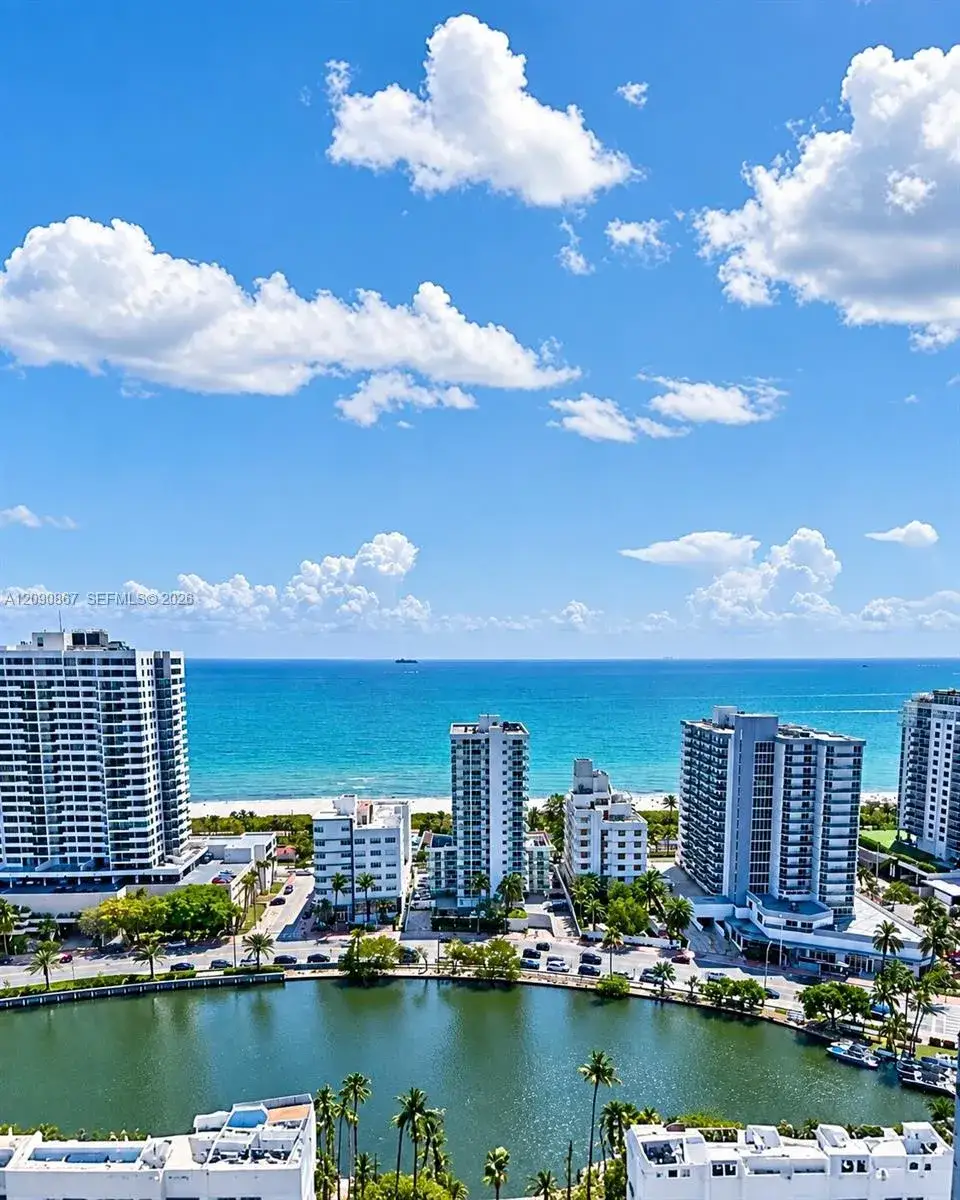 1 bedroom 1 bath Residential for sale at 2457 Collins Ave # 202, Miami Beach FL 33140