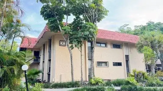 3 bedroom 2 bath Residential for sale at 740 NE 199th St # 102G, Miami FL 33179