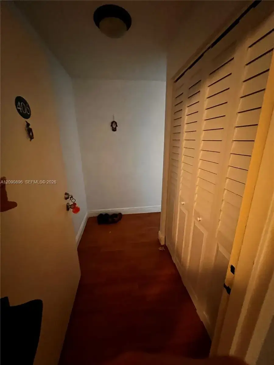 1 bedroom 1 bath Residential Lease for rent at 210 SW 11th St # 406, Miami FL 33130