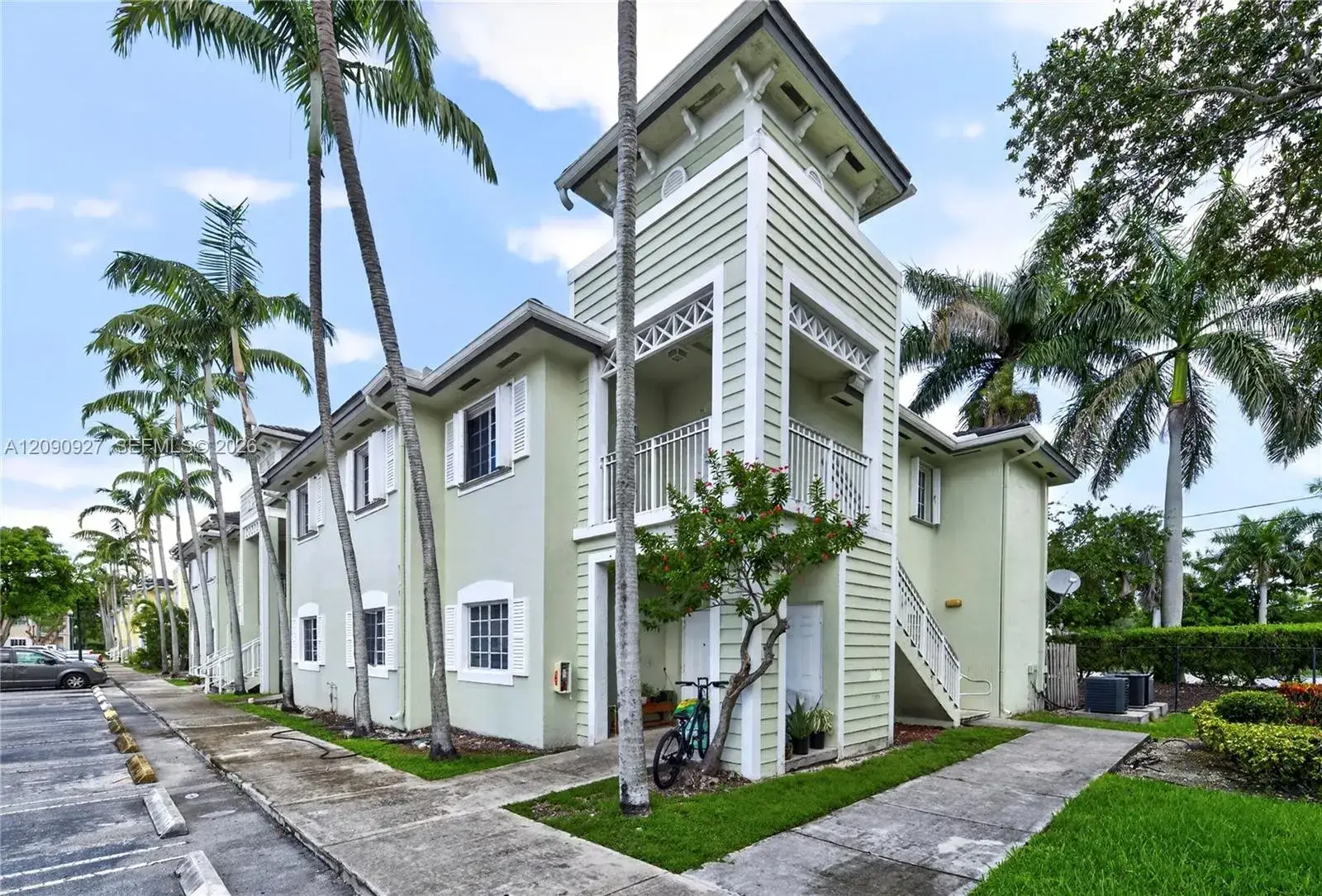 3 bedroom 2 bath Residential for sale at 359 NE 27th Ter # 204, Homestead FL 33033