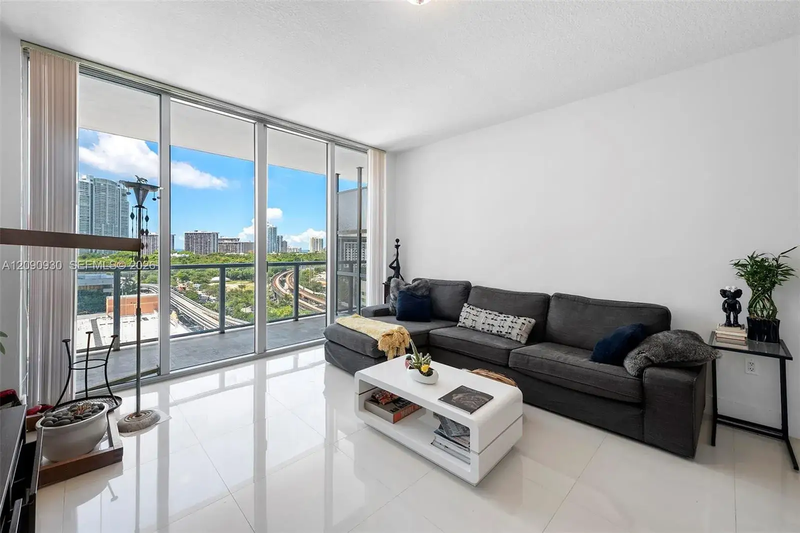 1 bedroom 1 bath Residential Lease for rent at 79 SW 12 St, Miami FL 33130