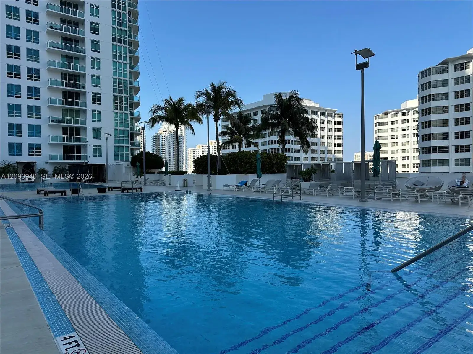 1 bedroom 1 bath Residential Lease for rent at 951 Brickell Ave # 1009, Miami FL 33131