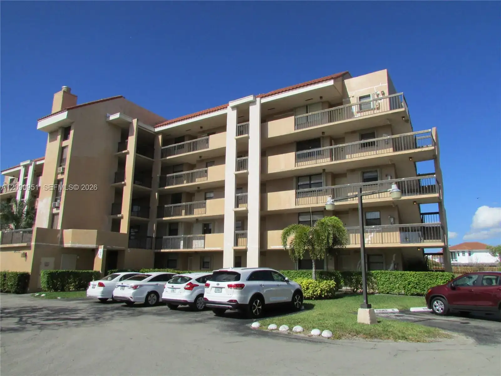 1 bedroom 1 bath Residential Lease for rent at 10315 NW 9th St Cir # 14, Miami FL 33172