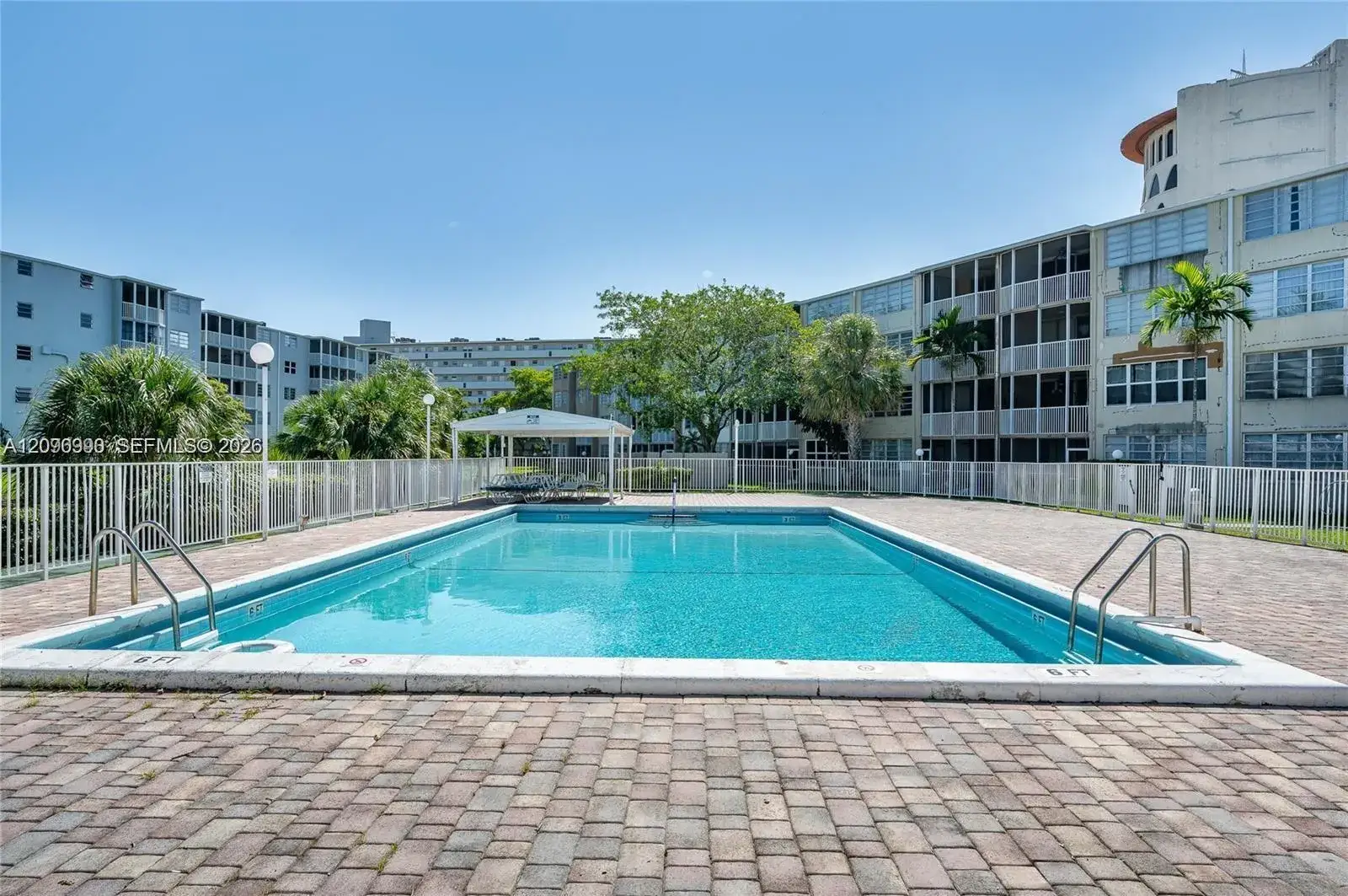 1 bedroom 1 bath Residential Lease for rent at 1680 NE 191st St # 2, Miami FL 33179