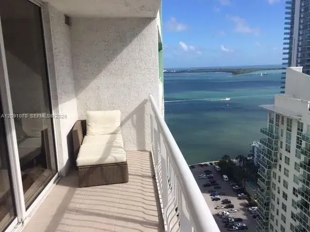1 bedroom 1 bath Residential Lease for rent at 1200 Brickell Bay Dr # 3121, Miami FL 33131