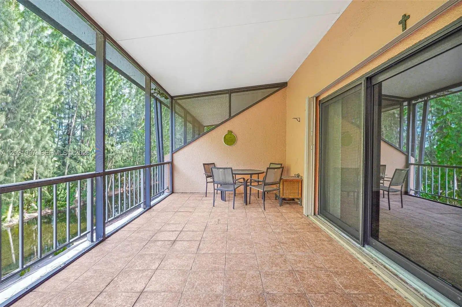2 bedroom 2 bath Residential for sale at 430 Commodore Dr # 304, Plantation FL 33325