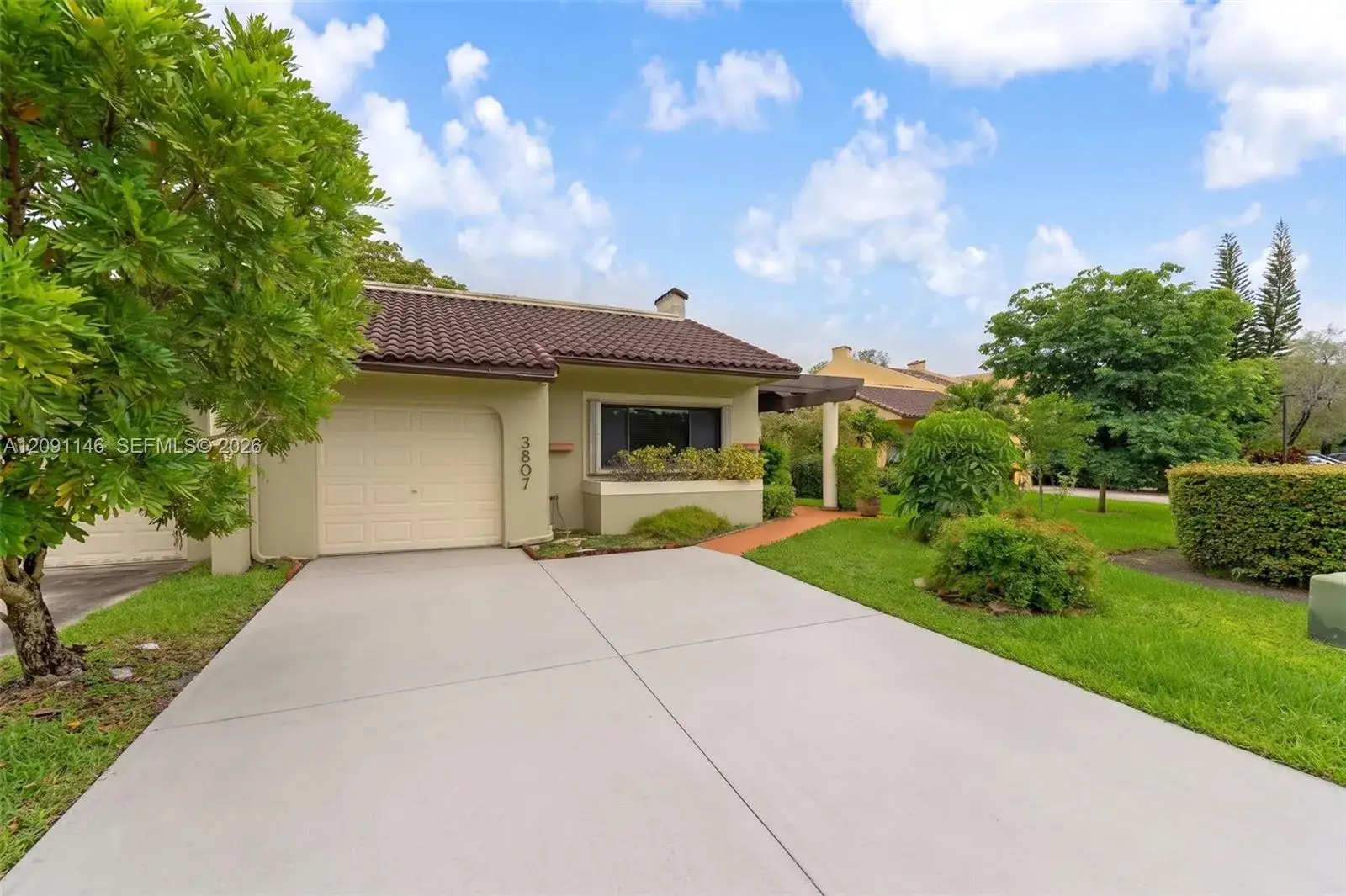 3 bedroom 2 bath Residential for sale at 3807 Alcantara Ave # 77, Doral FL 33178