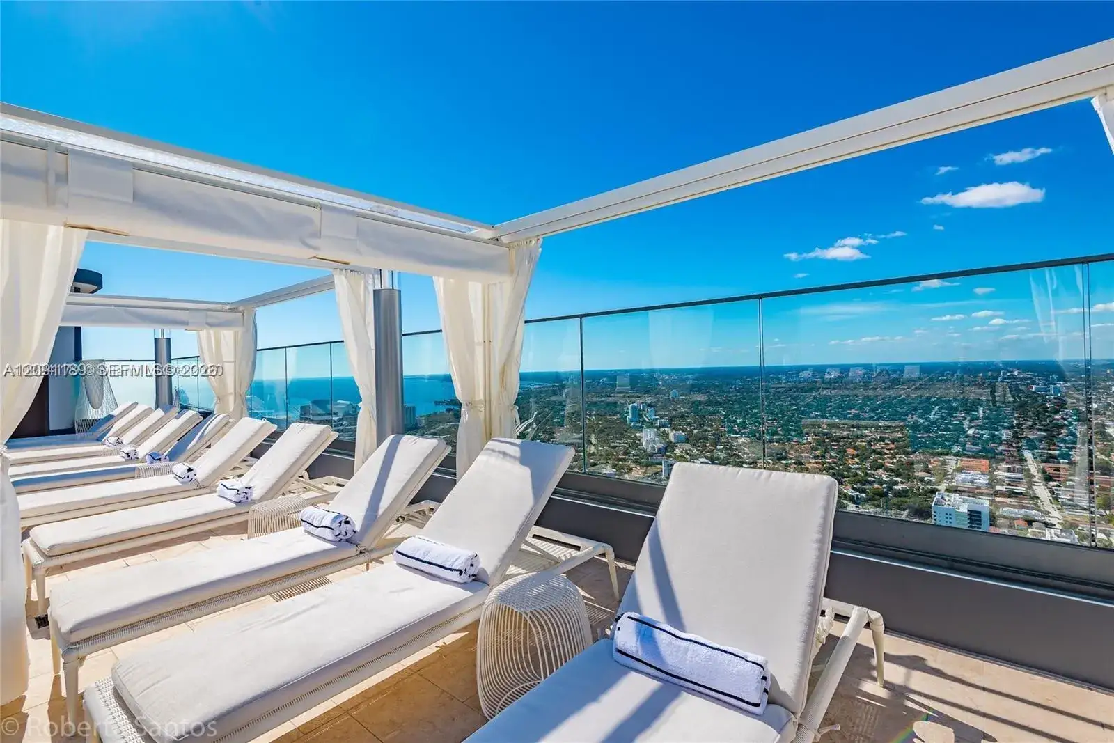 1 bedroom 1 bath Residential Lease for rent at 1000 Brickell Plz # 3011, Miami FL 33131