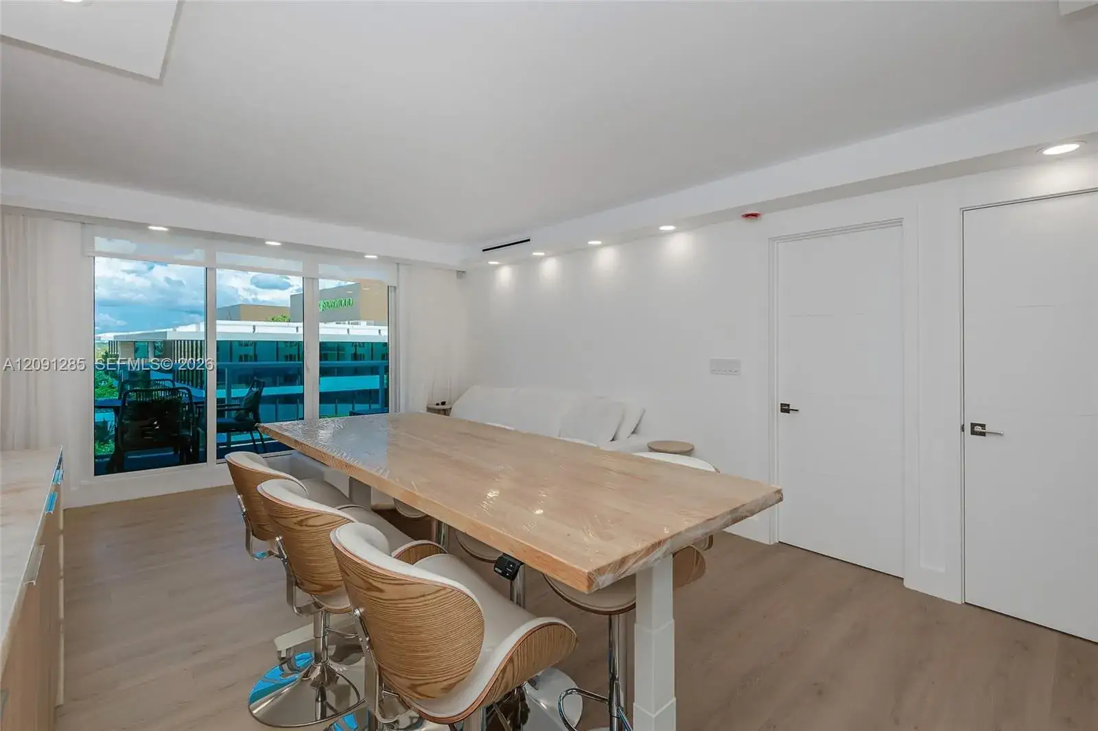 2 bedroom 2 bath Residential for sale at 2301 Collins Ave # 834, Miami Beach FL 33139