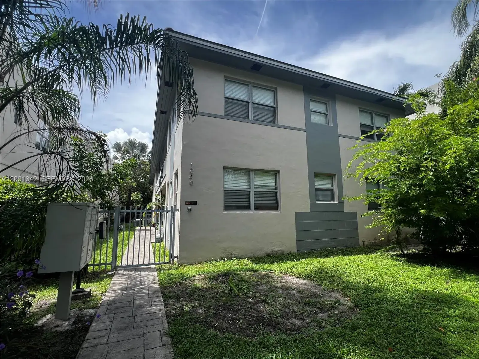 1 bedroom 1 bath Residential Lease for rent at 1040 Jefferson Ave # 5, Miami Beach FL 33139