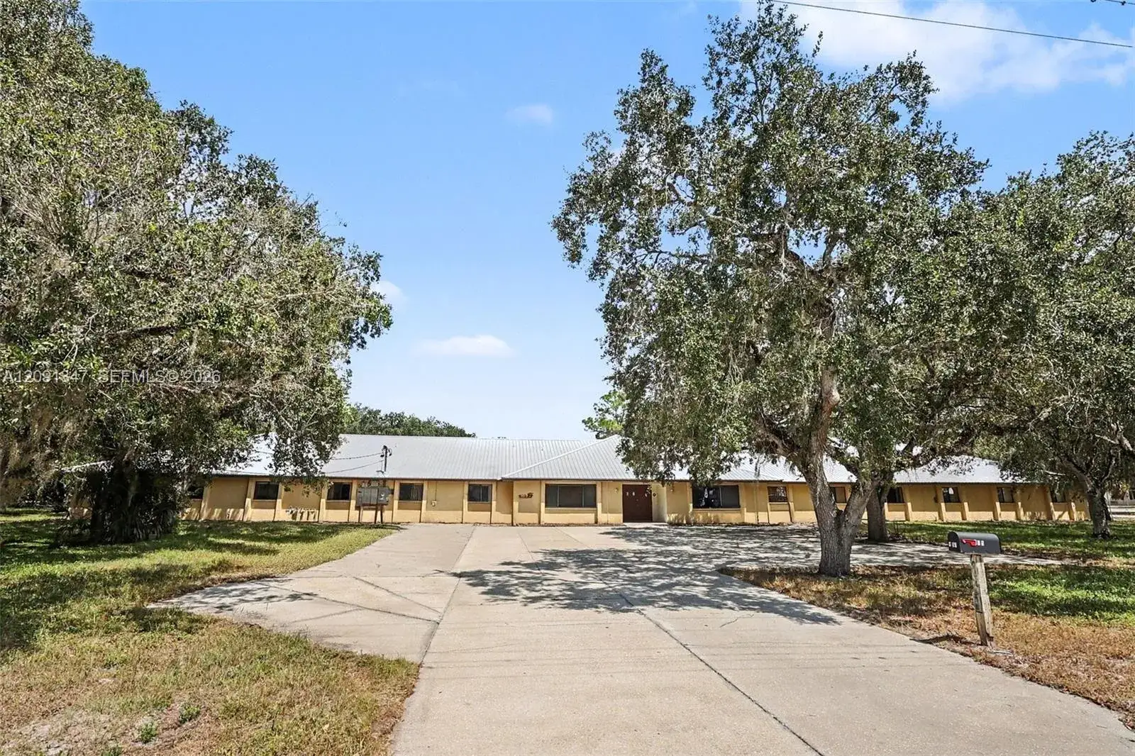 Commercial Sale for sale at 151 S Missouri St, La Belle FL 33935