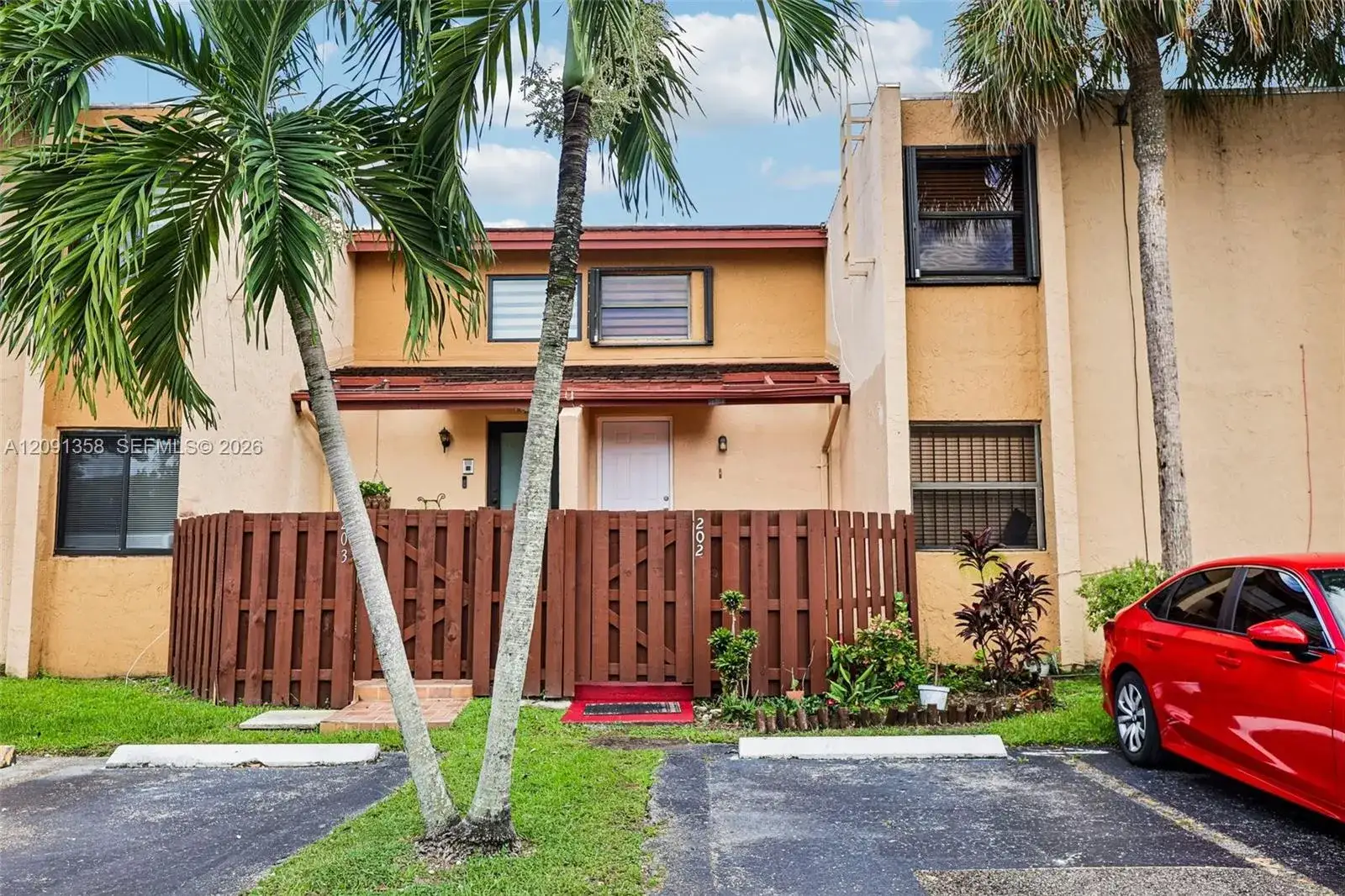 3 bedroom 2 bath Residential for sale at 241 W Park Dr # 202, Miami FL 33172