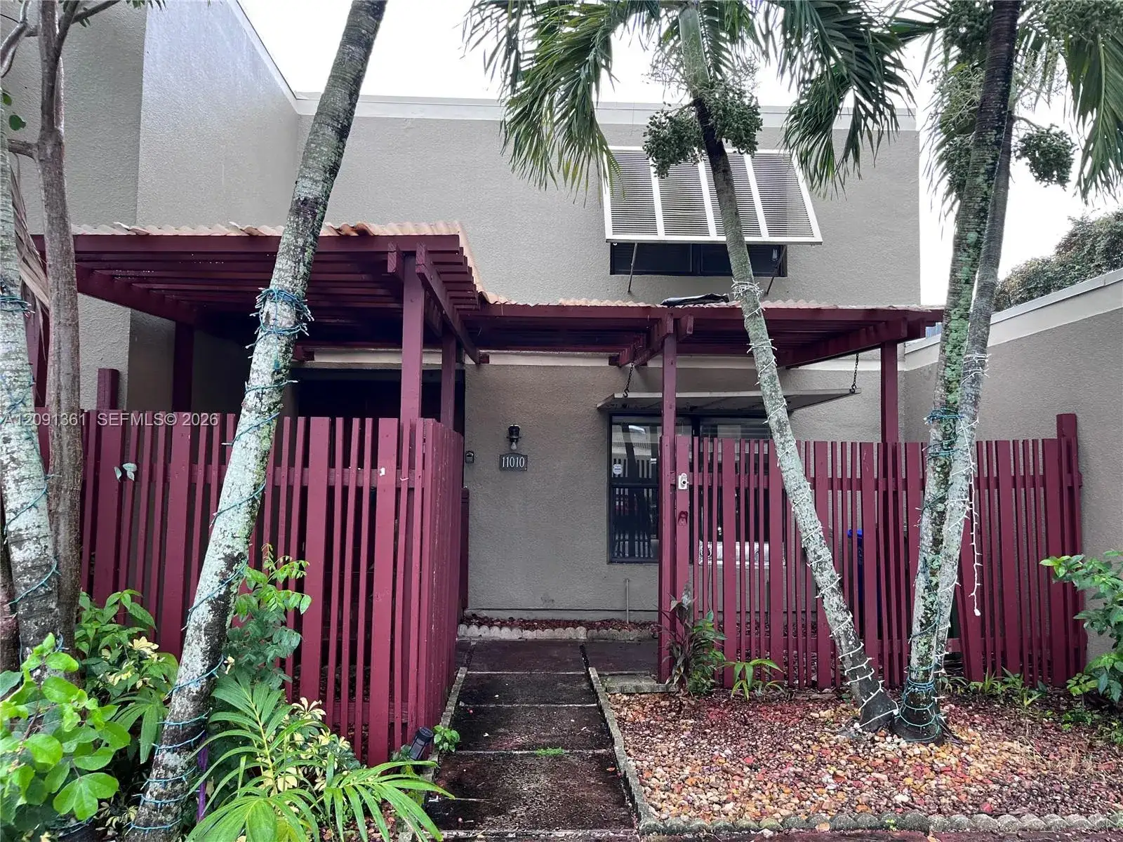 3 bedroom 2 bath Residential for sale at 11010 Clubhouse Rd, Pembroke Pines FL 33026