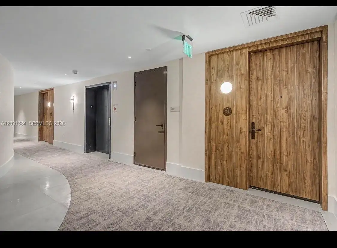 3 bedroom 2 bath Residential for sale at 2200 Brickell Avenue # 405, Miami FL 33129