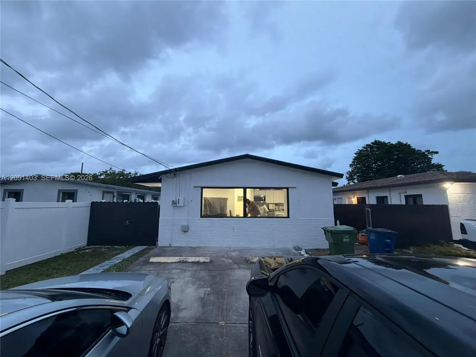 2 bedroom 1 bath Residential Lease for rent at 504 NW 7th CT # 0, Hallandale Beach FL 33009