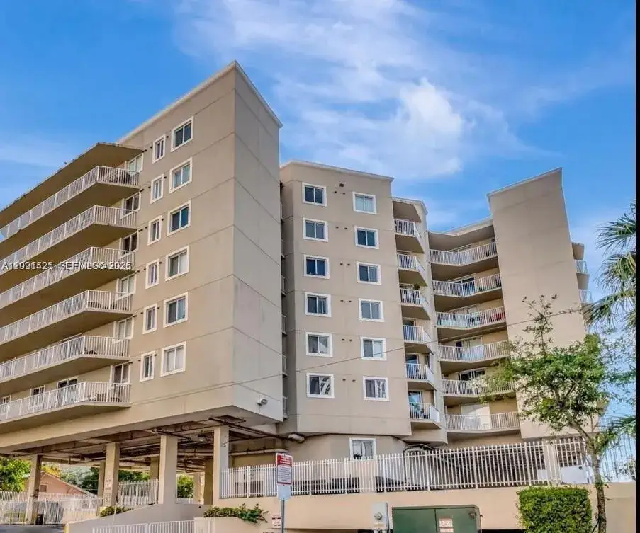 2 bedroom 2 bath Residential for sale at 102 SW 6th Ave # 604, Miami FL 33130