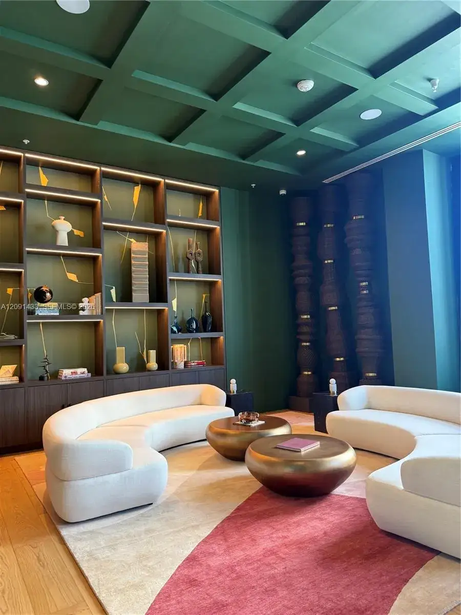 1 bath Residential Lease for rent at 11 NE 6th St # 2015, Miami FL 33132