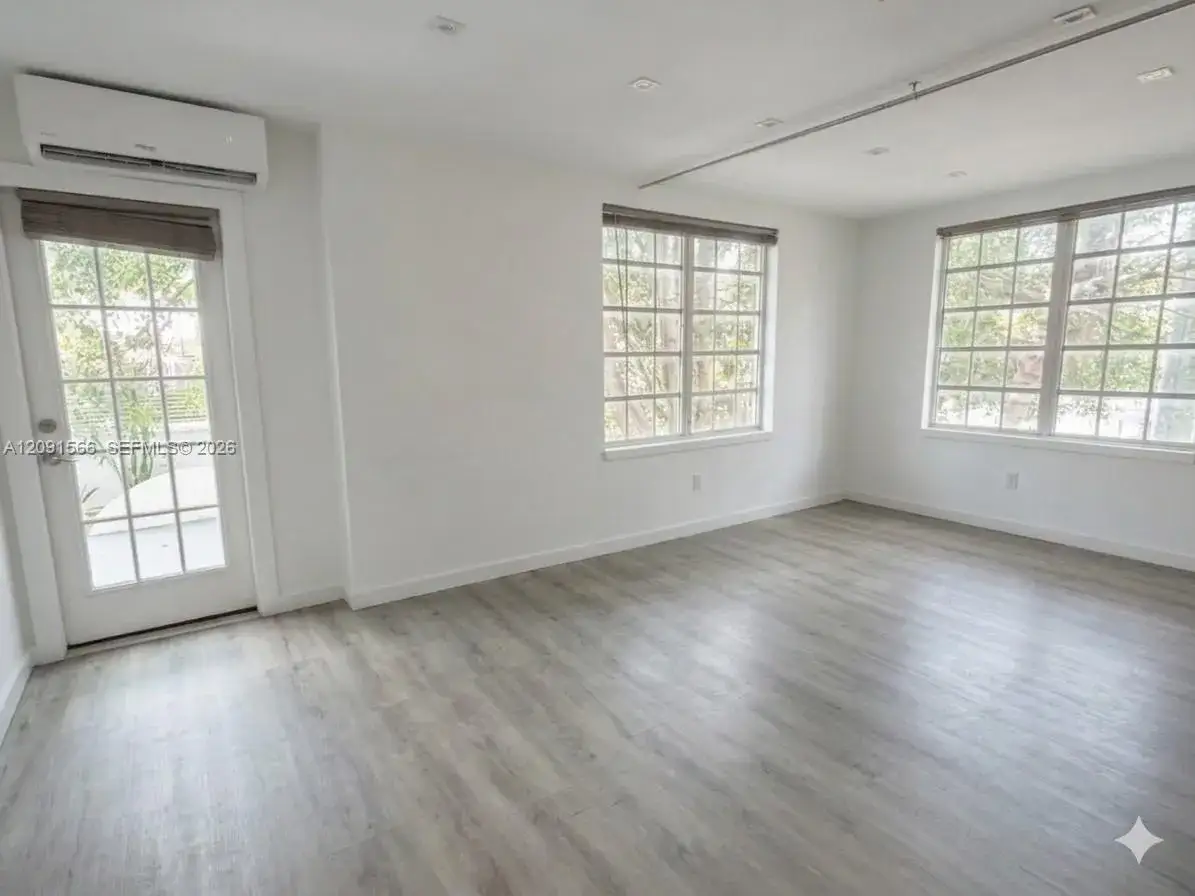 1 bedroom 1 bath Residential for sale at 932 7th St # 932D, Miami Beach FL 33139