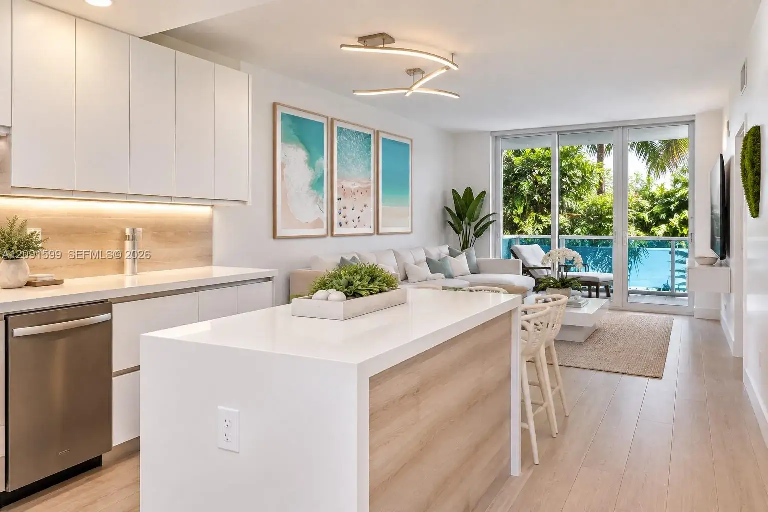 2 bedroom 1 bath Residential for sale at 2301 Collins Ave # 318, Miami Beach FL 33139