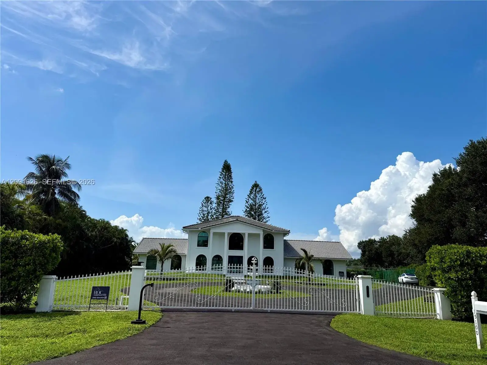 4 bedroom 4 bath Residential for sale at 15100 S Saxon Cir, Southwest Ranches FL 33331