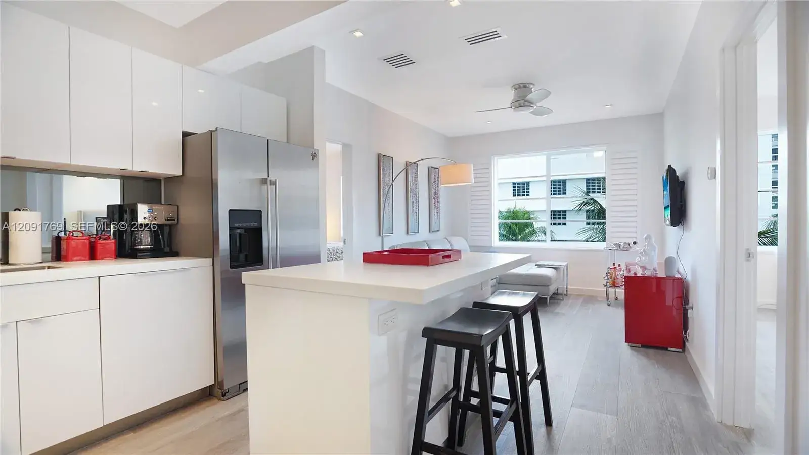 2 bedroom 2 bath Residential for sale at 1460 Ocean Dr # 407, Miami Beach FL 33139