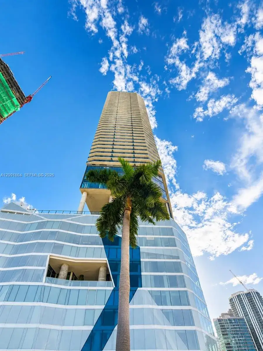 3 bedroom 3 bath Residential Lease for rent at 398 NE 5th St # 3218, Miami FL 33132