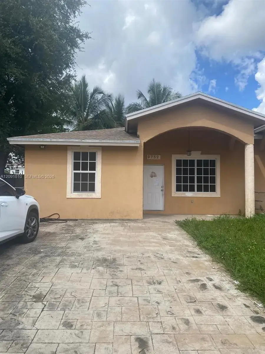 9752 NW 26th Ave # 9752, Miami FL 33147