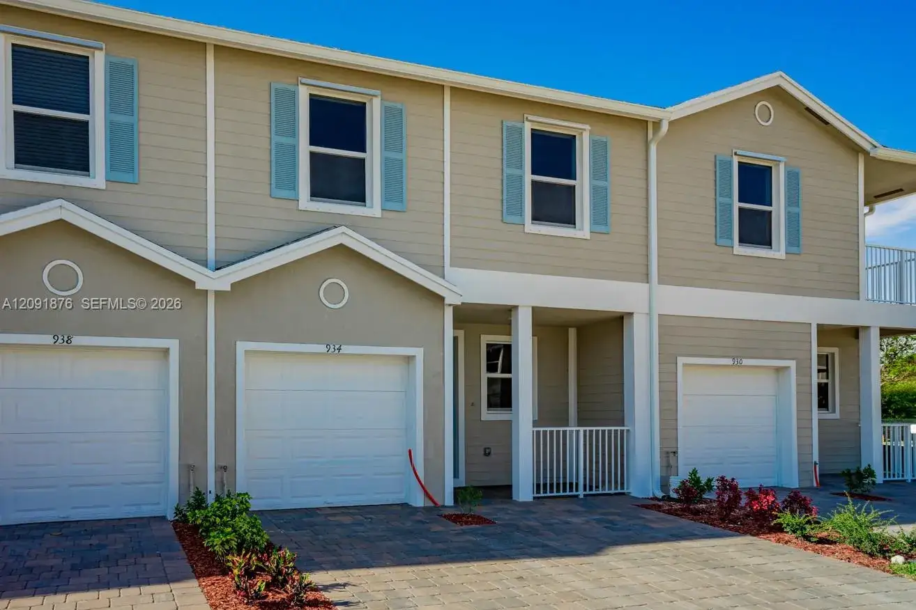 3 bedroom 2 bath Residential for sale at 934 SE 19th St, Homestead FL 33034