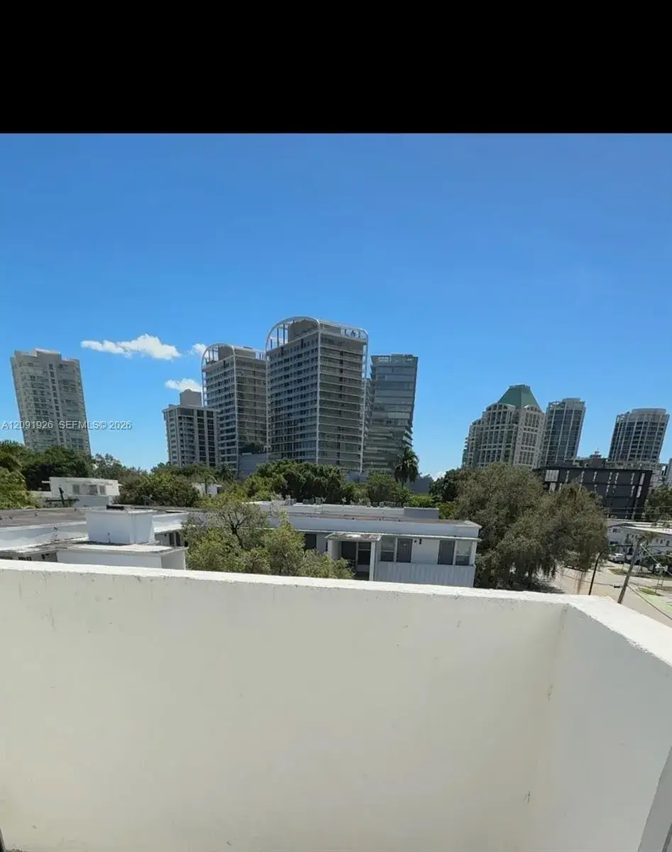 1 bedroom 1 bath Residential for sale at 3051 SW 27th Ave # 402, Miami FL 33133