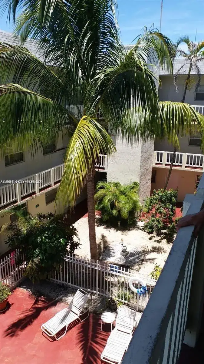 12890 NE 8th Ave # 310, North Miami FL 33161
