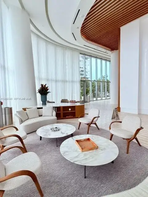 3 bedroom 3 bath Residential for sale at 175 SE 25Th Rd # 2803, Miami FL 33129