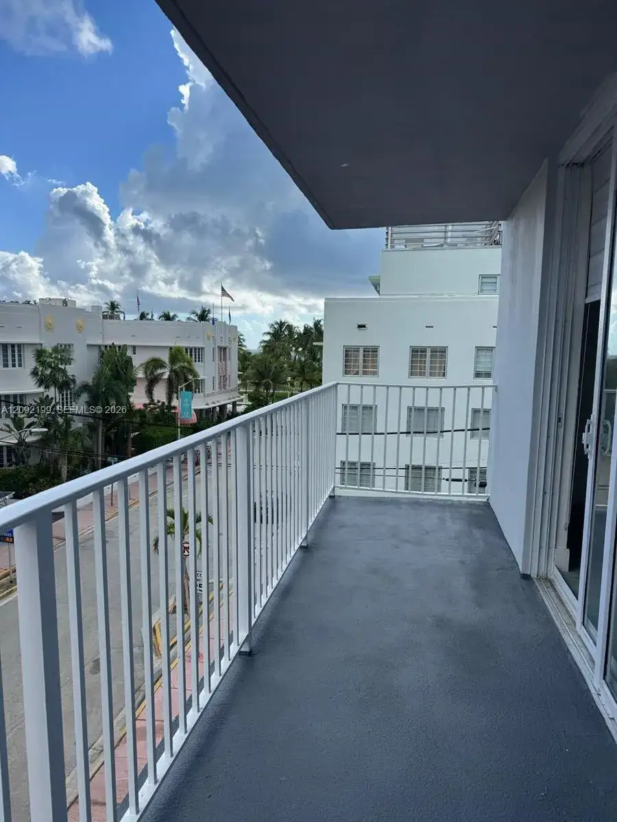 1 bedroom 1 bath Residential Lease for rent at 1255 Collins Ave # 406, Miami Beach FL 33139