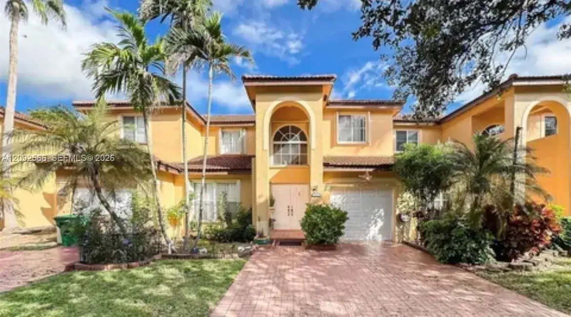 3 bedroom 3 bath Residential for sale at 14015 N Forest Oak Cir, Davie FL 33325