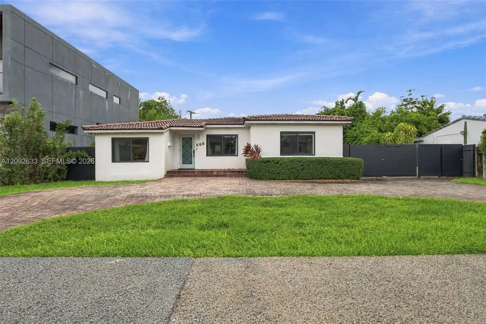 565 East Dr, Miami Springs FL 33166