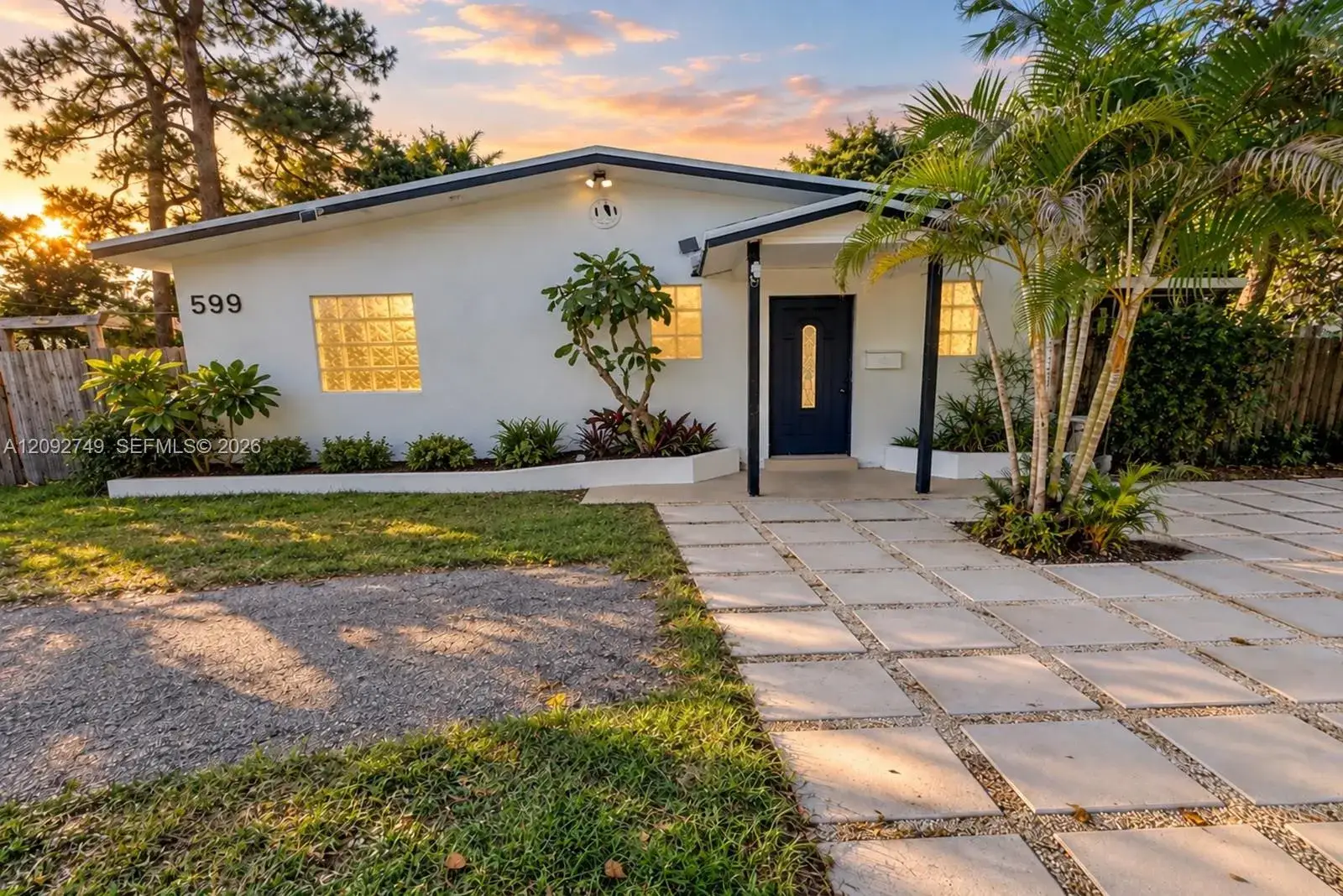 3 bedroom 3 bath Residential for sale at 599 NE 35th St, Oakland Park FL 33334