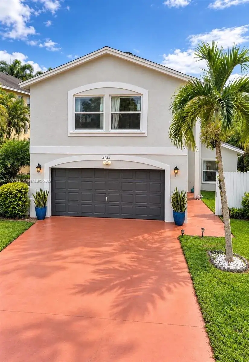 3 bedroom 2 bath Residential for sale at 4244 Pine Hollow Cir, Green Acres FL 33463