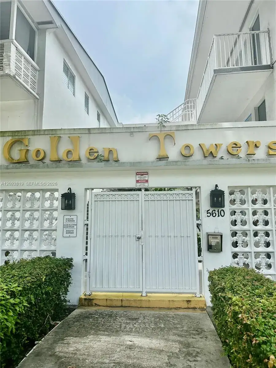 1 bedroom 1 bath Residential for sale at 15600 NE 6th Ave # 39A, Miami FL 33162