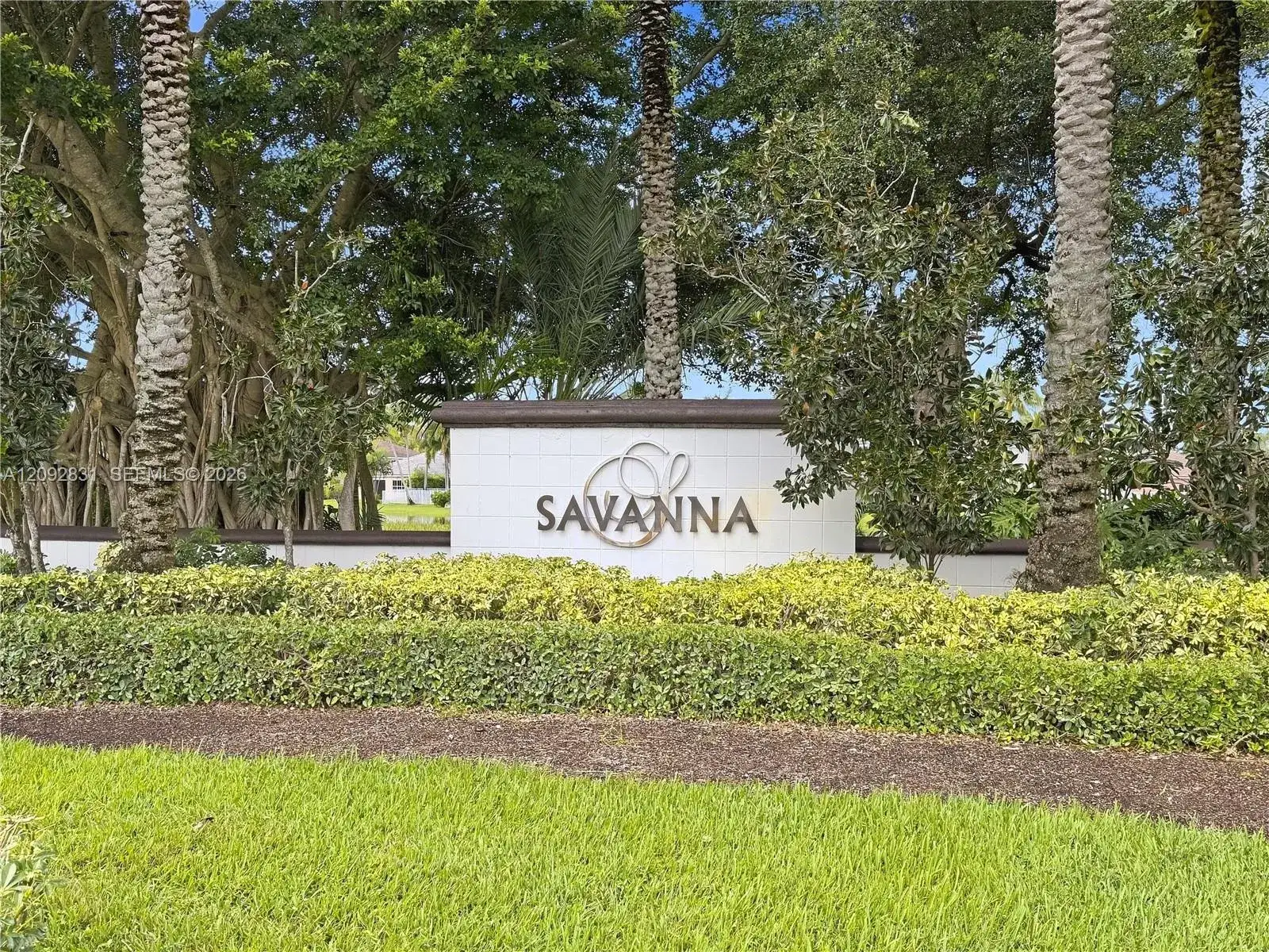 6 bedroom 5 bath Residential for sale at 1612 Blue Jay Cir, Weston FL 33327