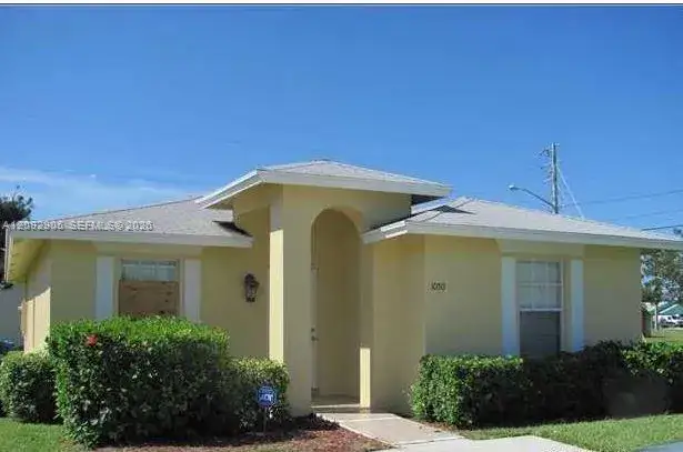 3 bedroom 2 bath Residential for sale at 1050 NW 4th St, Boynton Beach FL 33435