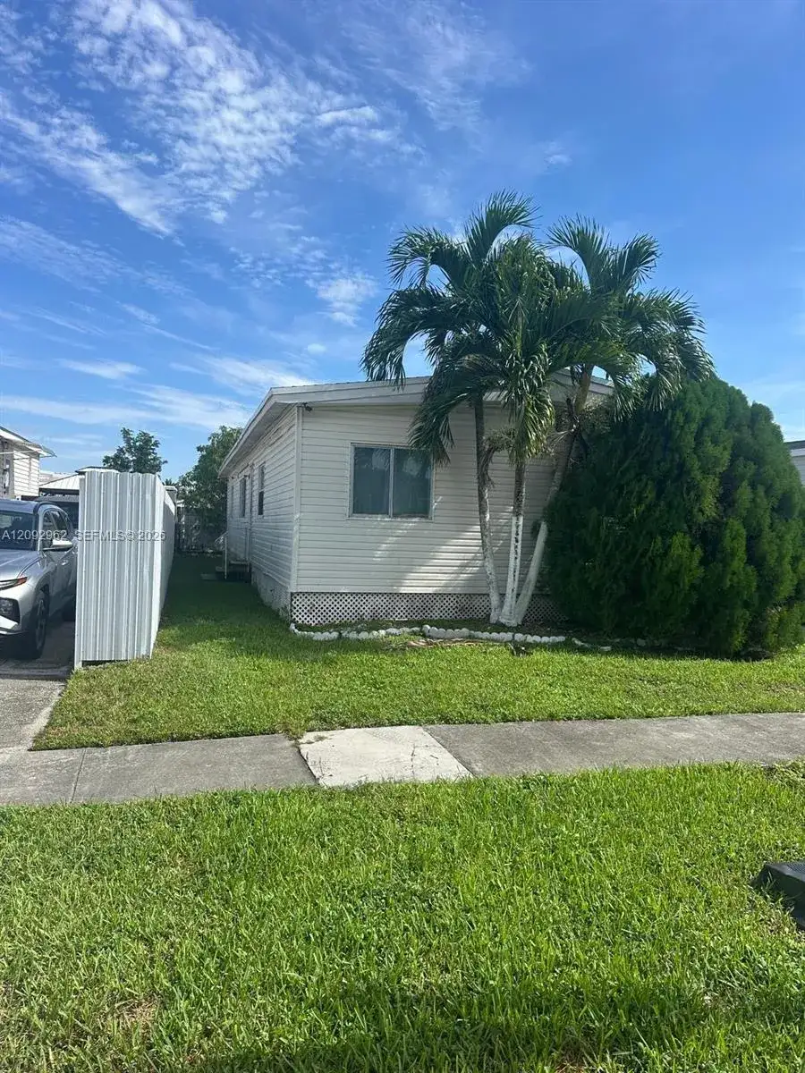 21551 NW 3rd Pl, Pembroke Pines FL 33029