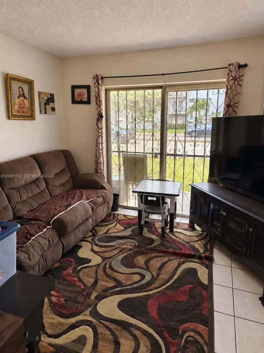 6820 W Flagler St # 103, Miami FL 33144