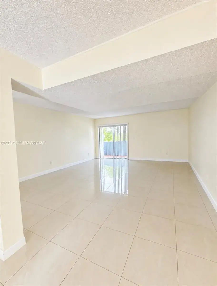 2 bedroom 2 bath Residential for sale at 9357 Fontainebleau Blvd # D310, Miami FL 33172