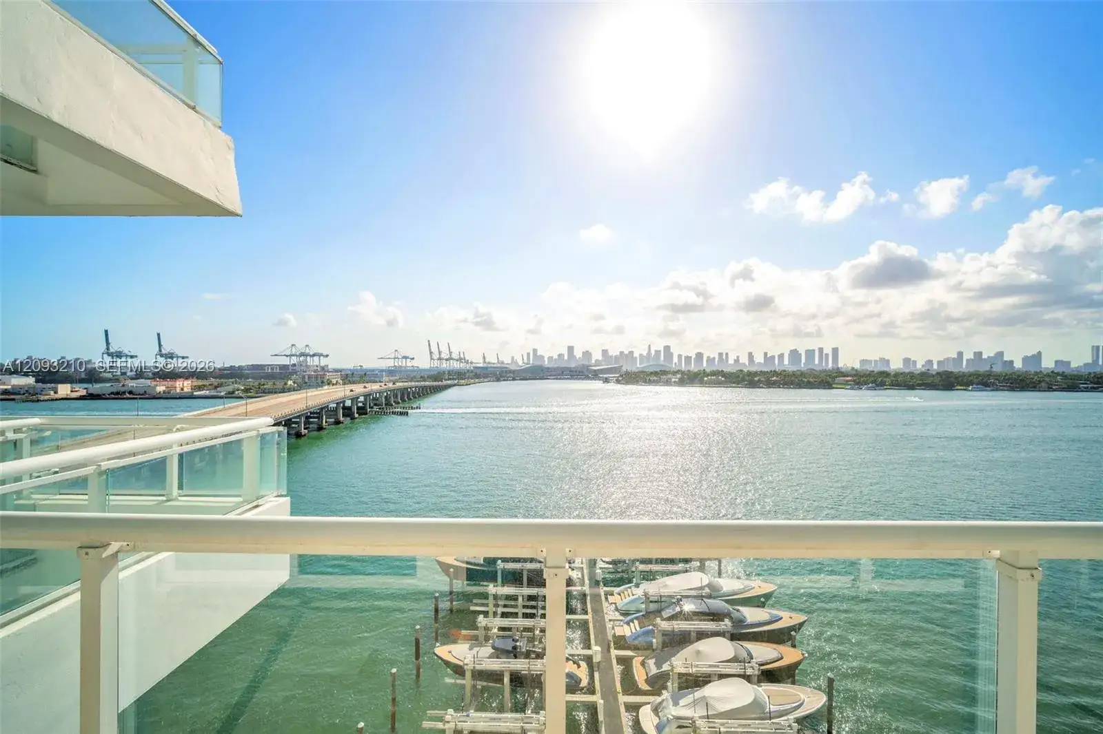 1 bedroom 1 bath Residential Lease for rent at 520 West Ave # 803, Miami Beach FL 33139