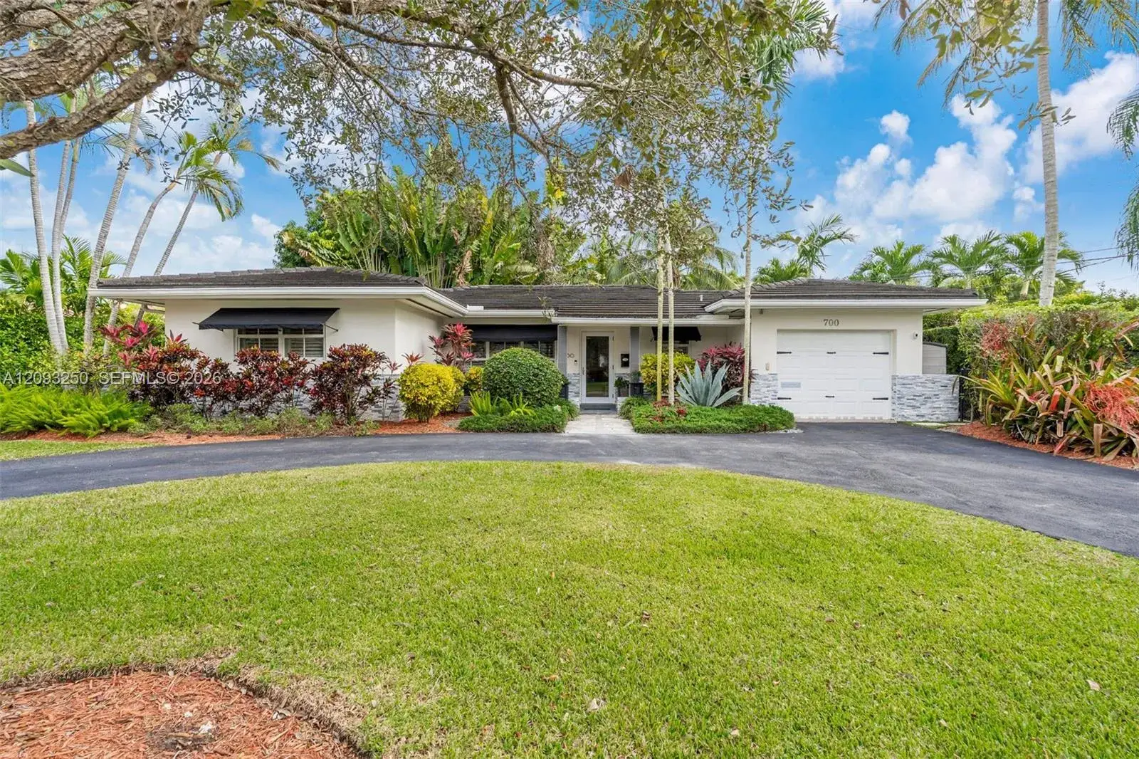 700 Vilabella Ave, Coral Gables FL 33146