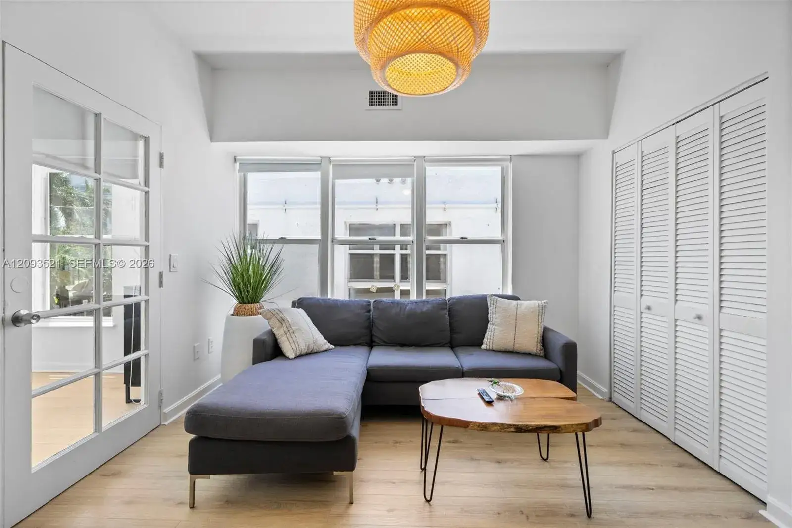 2 bedroom 1 bath Residential Lease for rent at 227 1st St # 6, Miami Beach FL 33139