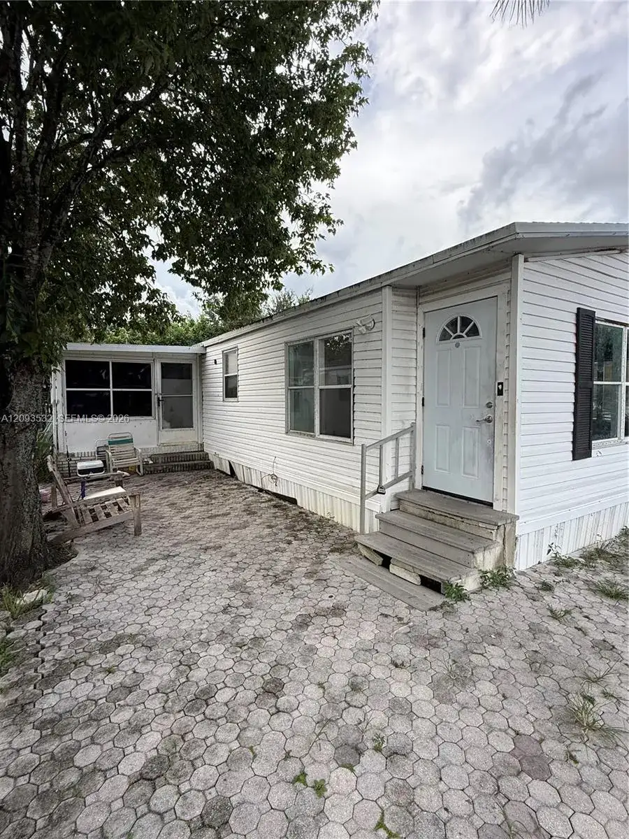 3 bedroom 2 bath Residential for sale at 1531 DREXEL RD, West Palm Beach FL 33147